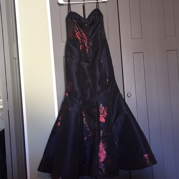 Windsor Prom Dress - Picture 2 of 6